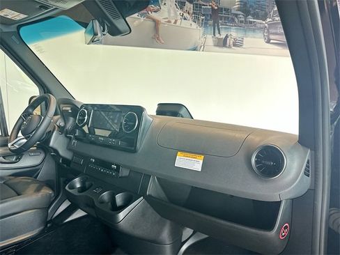 New 2025 Mercedes-Benz Sprinter 2500 image 25