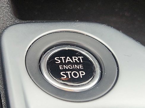 Used 2023 Nissan Sentra SR w/ SR Premium Package FWD image 23