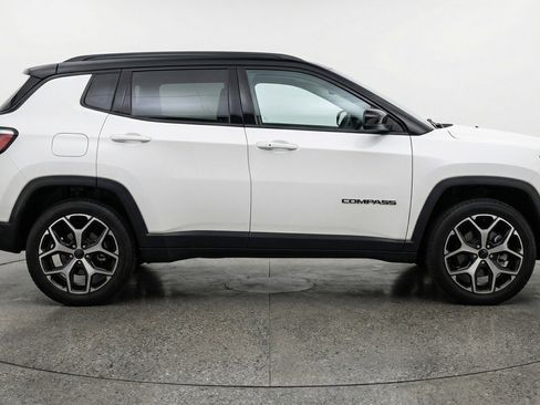 Used 2025 Jeep Compass Limited AWD/4WD image 11