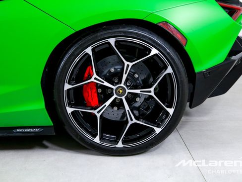 Used 2024 Lamborghini Revuelto image 25