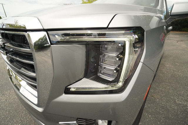 Used 2024 GMC Yukon XL SLT w/ SLT Luxury Package AWD/4WD image 28