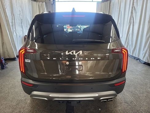 Used 2022 Kia Telluride SX w/ Towing Package FWD image 5