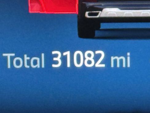 Used 2024 BMW X5 xDrive40i w/ Parking Assistance Package image 2