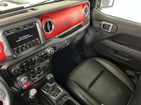 Used 2022 Jeep Wrangler Unlimited Rubicon AWD/4WD image 36
