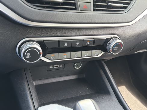 Used 2022 Nissan Altima 2.5 SV FWD image 22