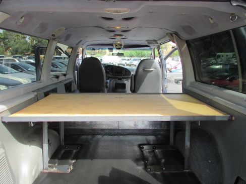 Used 2003 Ford E-150 and Econoline 150 Wagon image 25