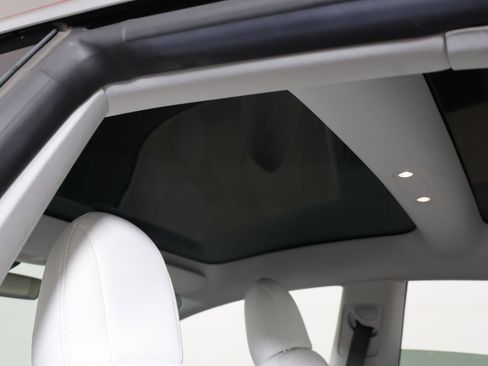 Used 2018 Tesla Model 3 Long Range image 18