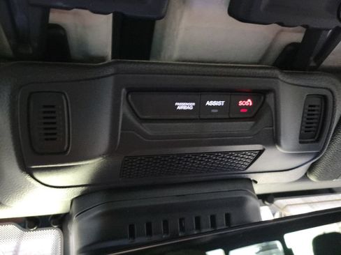 Used 2025 Jeep Gladiator Rubicon AWD/4WD image 21