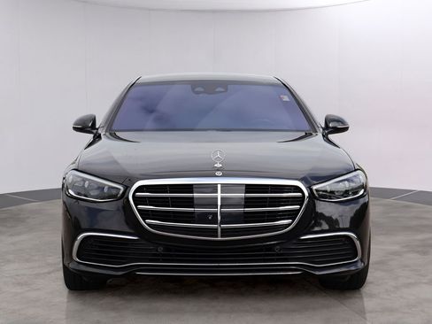 Used 2022 Mercedes-Benz S 580 4MATIC Sedan image 2