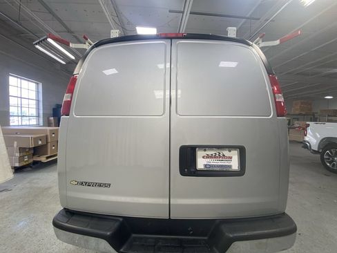 Used 2022 Chevrolet Express 2500 w/ Enhanced Convenience Package RWD image 40