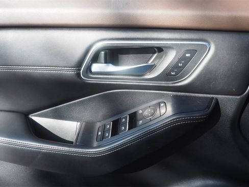 Used 2023 Nissan Rogue Platinum w/ Platinum Premium Package image 17