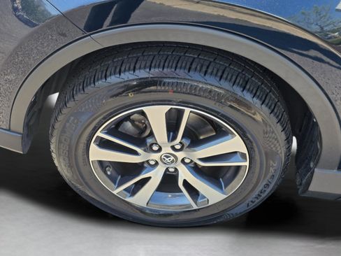 Used 2018 Toyota RAV4 XLE FWD image 31