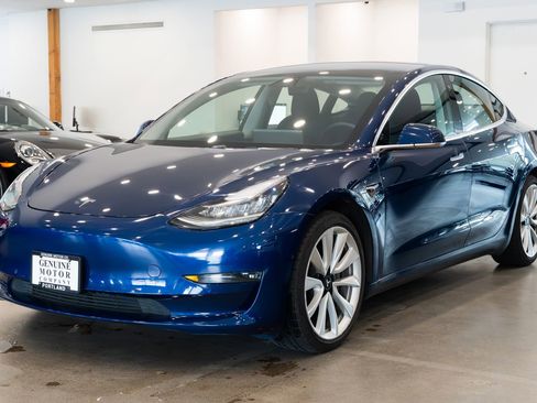Used 2018 Tesla Model 3 Long Range image 1