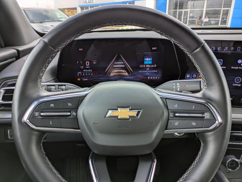 Used 2024 Chevrolet Traverse LT image 22