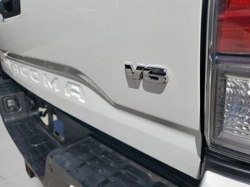 Used 2023 Toyota Tacoma TRD Sport w/ Technology Package image 31