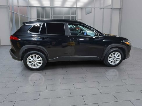 Used 2022 Toyota Corolla Cross LE w/ Moonroof Package AWD/4WD image 9