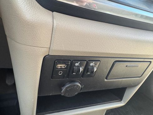 Used 2017 Toyota Sienna XLE image 29