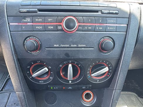 Used 2007 MAZDA MAZDA3 i Touring FWD image 16