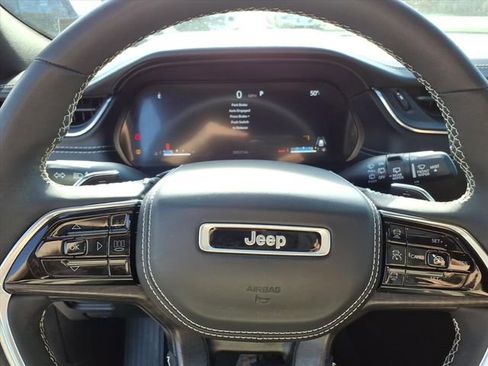 Used 2023 Jeep Grand Cherokee L Overland w/ Luxury Tech Group IV image 17