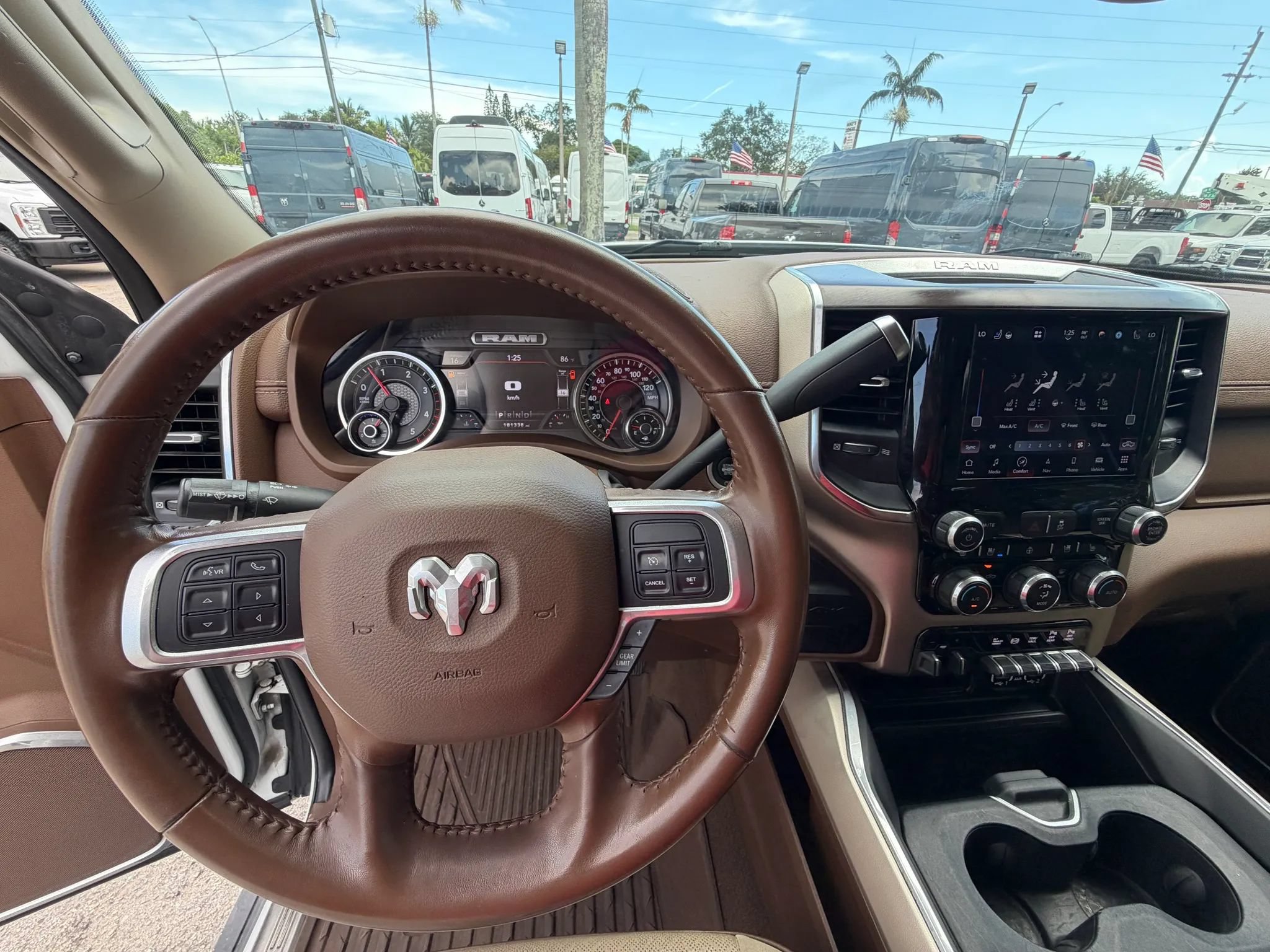 Used 2022 RAM 3500 Laramie AWD/4WD image 12