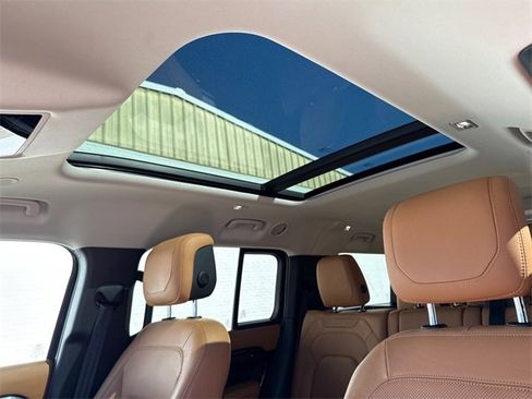 Used 2023 Land Rover Defender 130 First Edition image 17