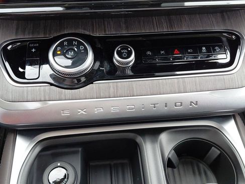 New 2026 Ford Expedition Platinum w/ Platinum Ultimate Package AWD/4WD image 48
