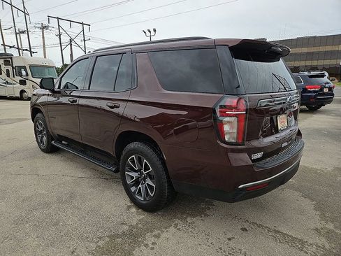 Used 2022 Chevrolet Tahoe Z71 w/ Luxury Package AWD/4WD image 4