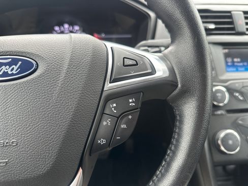Used 2018 Ford Fusion SE image 34