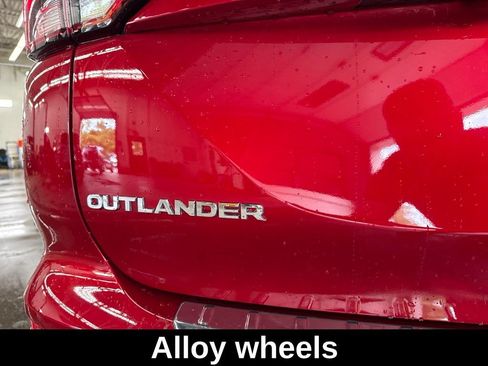 Used 2024 Mitsubishi Outlander SE AWD/4WD image 16