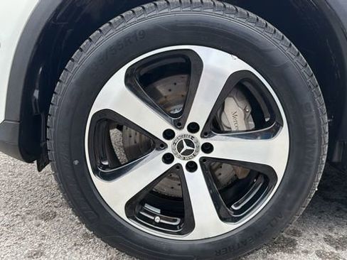 Used 2019 Mercedes-Benz GLC 350e 4MATIC image 10