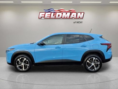 Used 2024 Chevrolet Trax RS w/ Driver Confidence Package FWD image 2