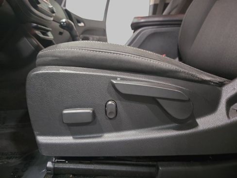 Used 2018 GMC Canyon SLE image 29