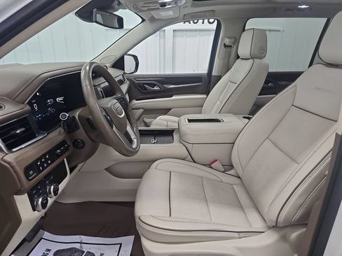 Used 2023 GMC Yukon XL Denali AWD/4WD image 9