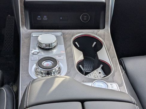 New 2025 Genesis GV80 3.5T Advanced image 16