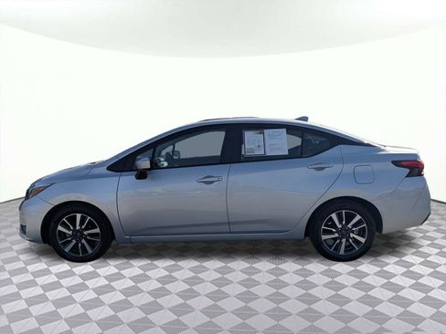 Used 2025 Nissan Versa SV image 6