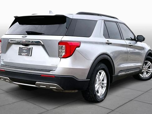 Used 2020 Ford Explorer XLT w/ Equipment Group 202A image 12