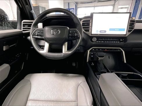 Used 2025 Toyota Tundra Limited AWD/4WD image 17