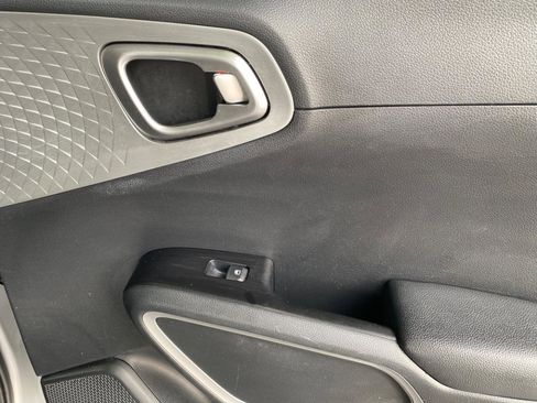 Used 2022 Kia Soul LX w/ Technology Package FWD image 40