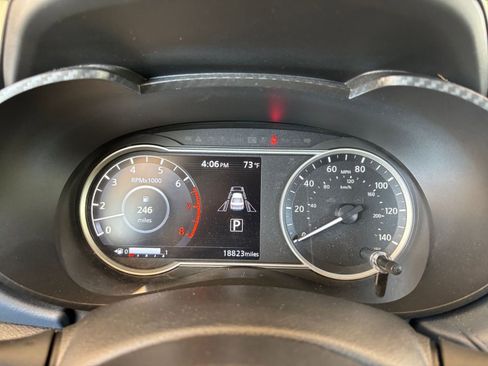 Used 2025 Nissan Versa SV FWD image 23