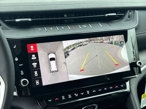 New 2026 Jeep Grand Cherokee Limited w/ Luxury Tech Group II image 24