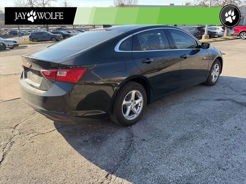 Used 2017 Chevrolet Malibu LS FWD image 5