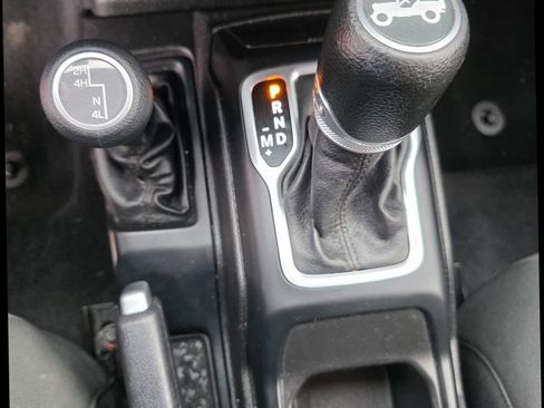 Used 2018 Jeep Wrangler Unlimited Sport S AWD/4WD image 28