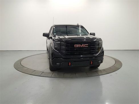 Used 2023 GMC Sierra 1500 Elevation image 2