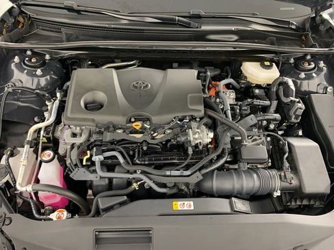 Used 2025 Toyota Camry LE image 11