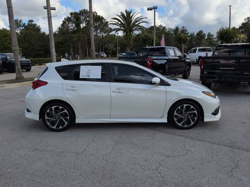 Used 2018 Toyota Corolla iM FWD image 3