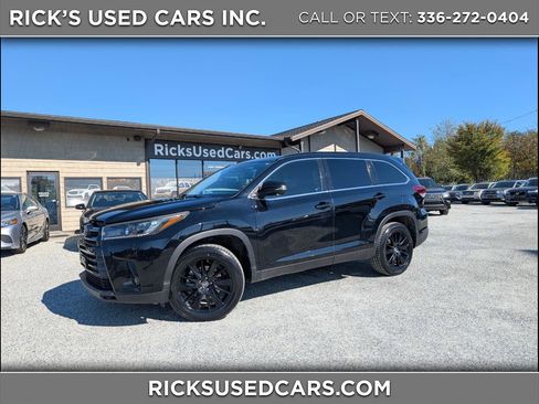 Used 2019 Toyota Highlander SE image 1