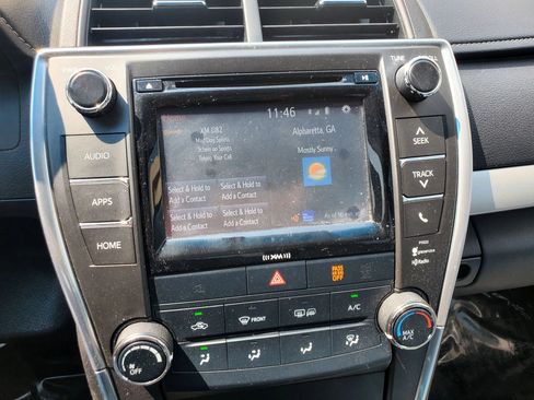 Used 2017 Toyota Camry SE FWD image 39