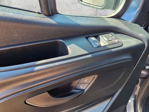 Used 2022 Mercedes-Benz Sprinter 2500 image 16