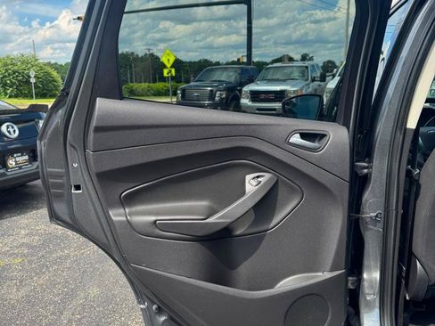 Used 2014 Ford Escape SE FWD image 15