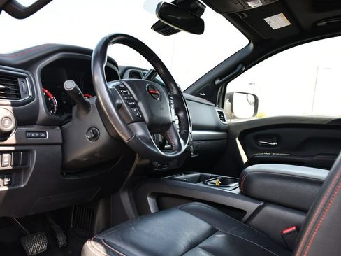 Used 2021 Nissan Titan PRO-4X w/ Pro-4x Convenience Package AWD/4WD image 14
